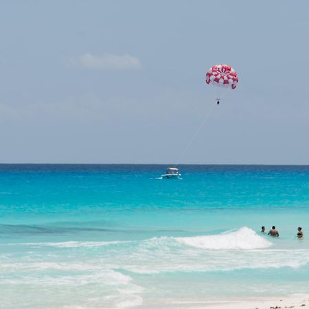 Ocean Dream Cancun by GuruHotel Exterior foto